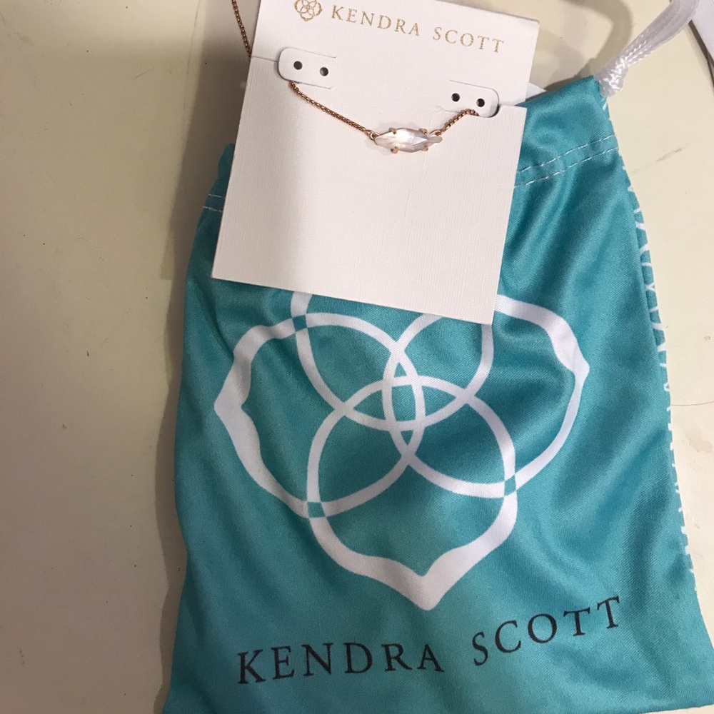 Kendra Scott necklace